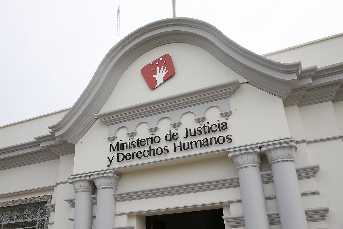MINJUSDH descarta trámite de gracias presidenciales para Castillo