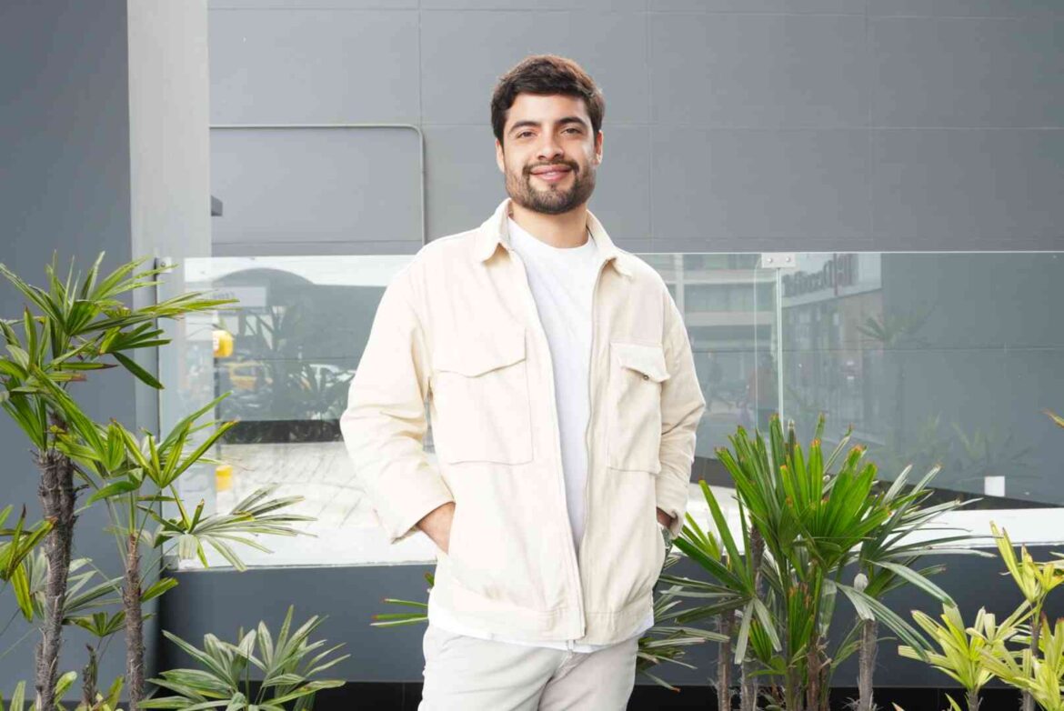 Jassir Yunis, actor peruano que da el salto al cine con su primer protagónico en “Amigo por ahí no es”.