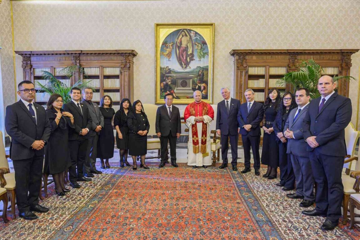 José María Balcázar, presidente del Perú, y comitiva se reunieron con el papa León XIV en la Santa Sede.
