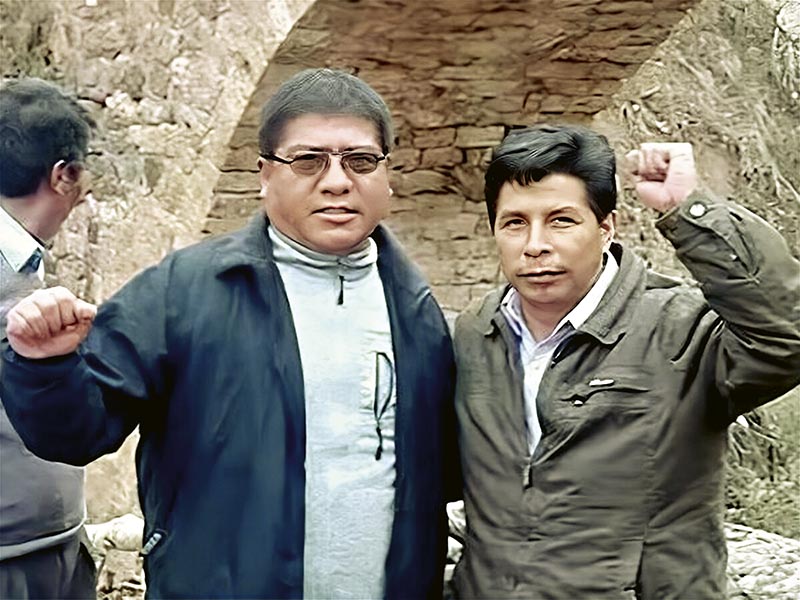 César Tito Rojas junto a Pedro Castillo, Moisés Chipana y Humberto Morales en registro político del entorno parlamentario y sus vínculos controversiales.