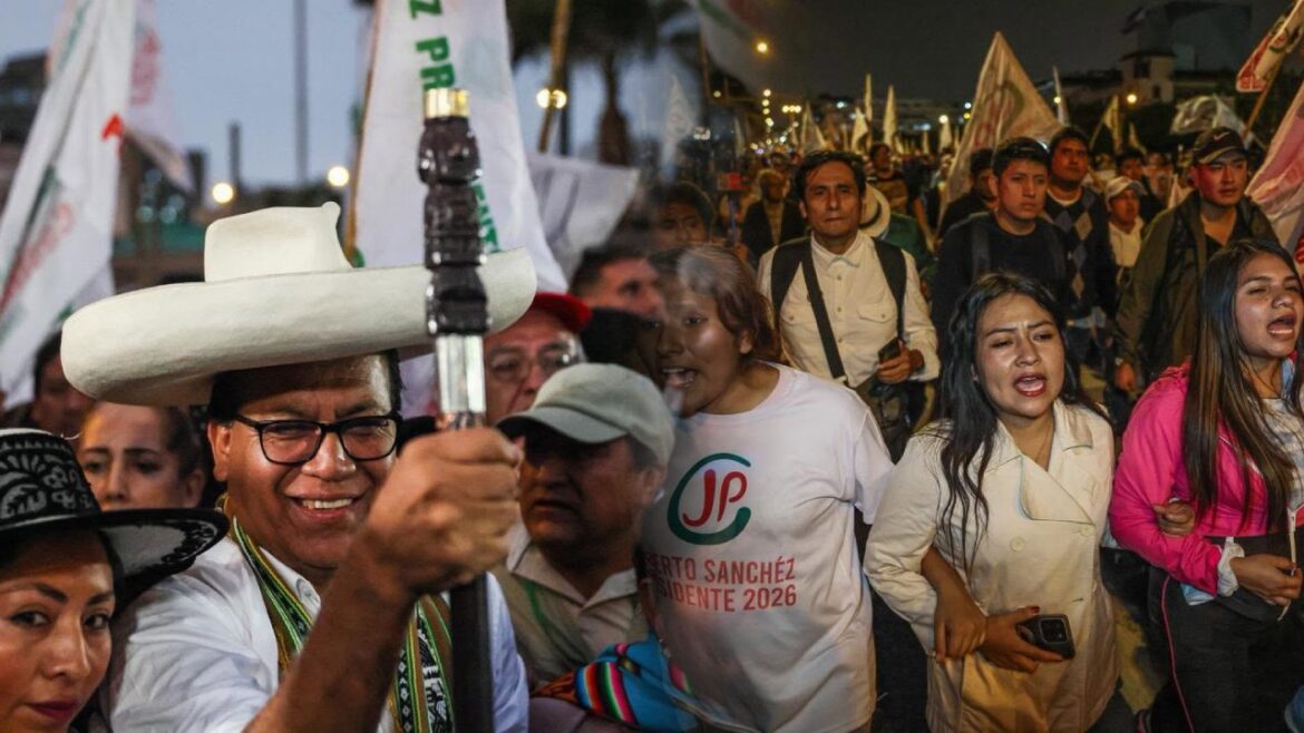 Roberto Sánchez convocó a una marcha en Lima este sábado 27 de junio. Foto: composición Caretas