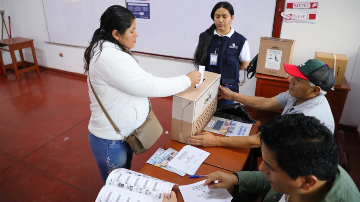 Los ciudadanos que no votaron en segunda vuelta pueden justificar su omisión y no pagar la multa. Foto: ONPE