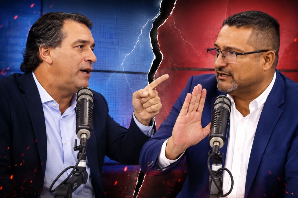 Polémica discusión surgió tras el debate por definirse ideológicamente. (Foto: Composición IA)