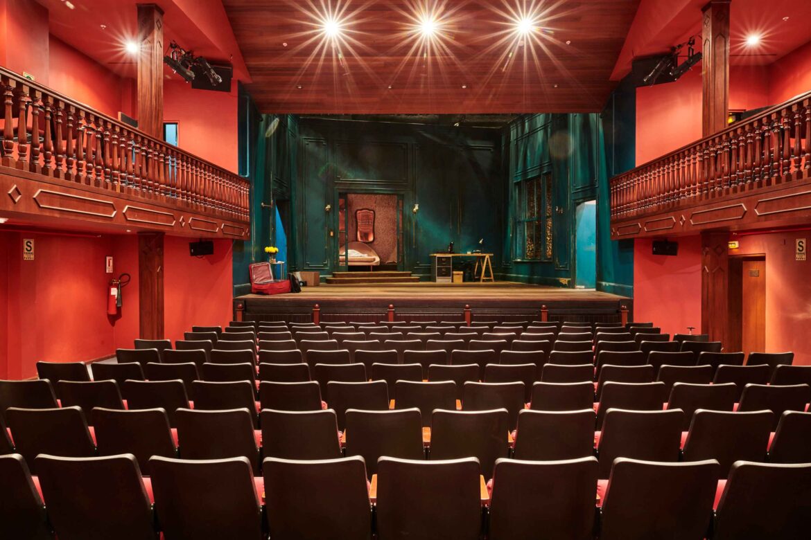 Tour Teatro Británico