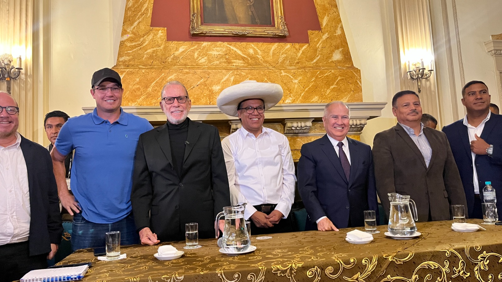Roberto Sánchez, Ricardo Belmont, Alfonso López Chau y George Forsyth sellan acuerdo por la gobernabilidad