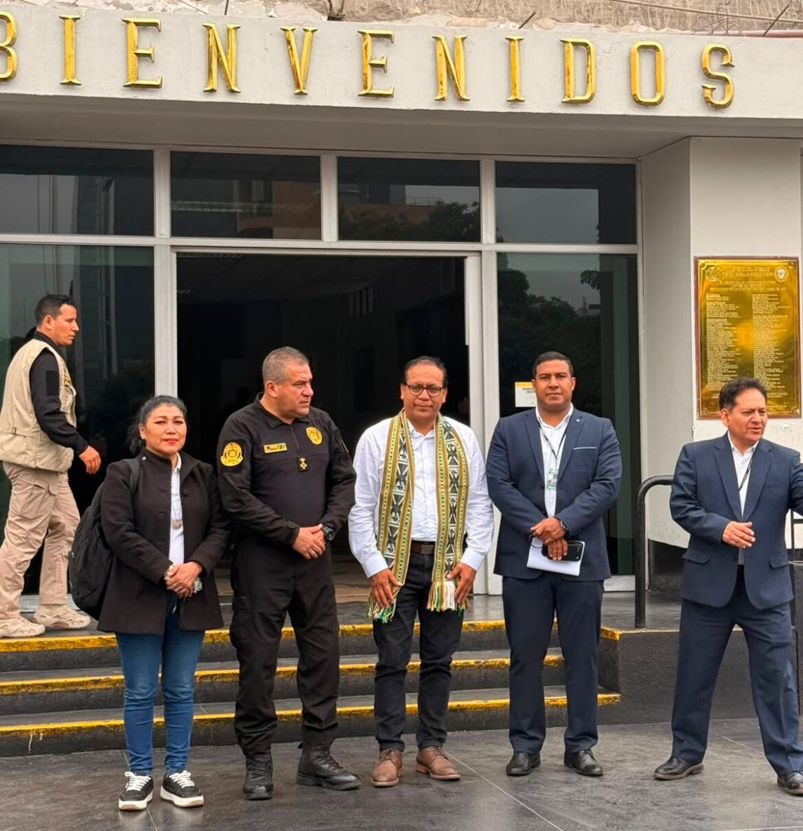 Roberto Sánchez junto a Óscar Arriola reunión previa a la marcha nacional este 19 de junio.