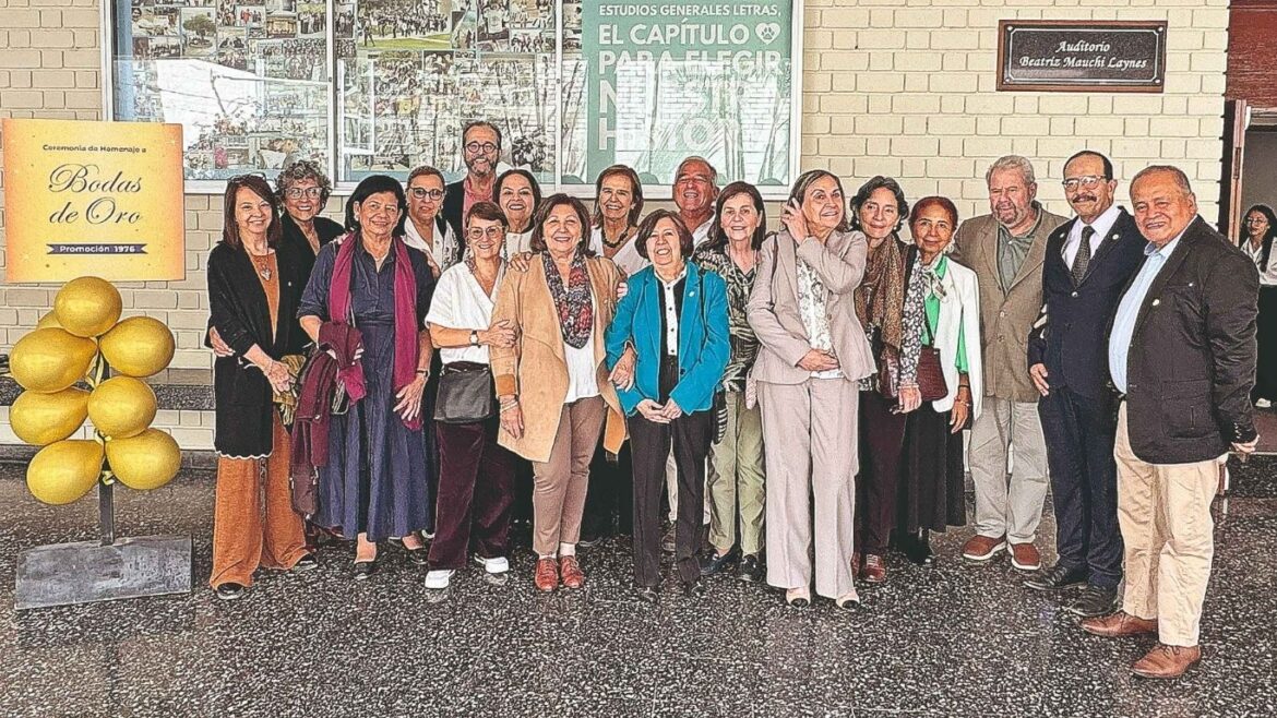 Egresados de la PUCP celebran reencuentro por 25 y 50 años de egreso.
