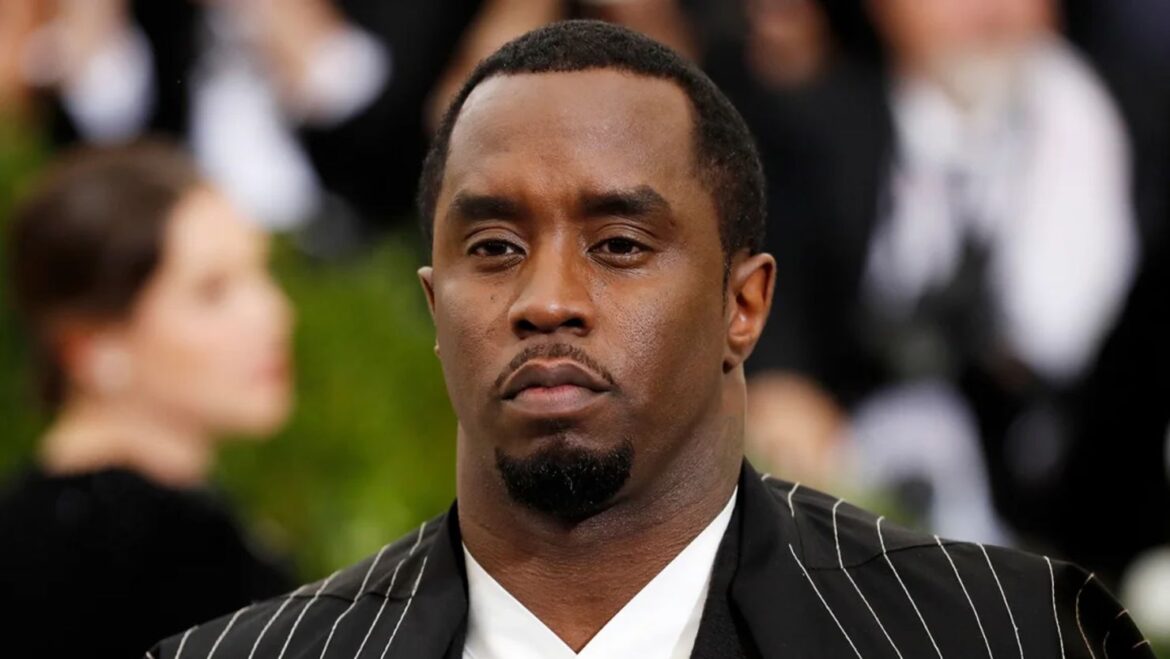 Jonathan Hay acusa a Sean Combs de agresión sexual en presuntos hechos en Los Ángeles.