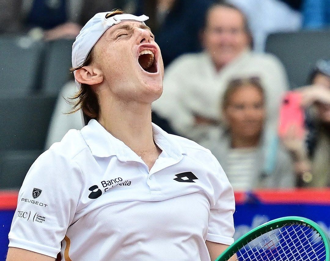 Ignacio Buse perdió ante Stefanos Tsitsipas por 6-4 y 6-4 en la primera ronda del ATP 250 de Gstaad y se despidió del campeonato. (Foto: Federación Peruana de Tenis)