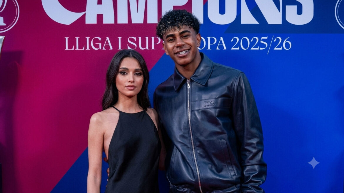 Lamine Yamal junto a su novia Inés García, influencer española que lo acompaña durante el Mundial.
