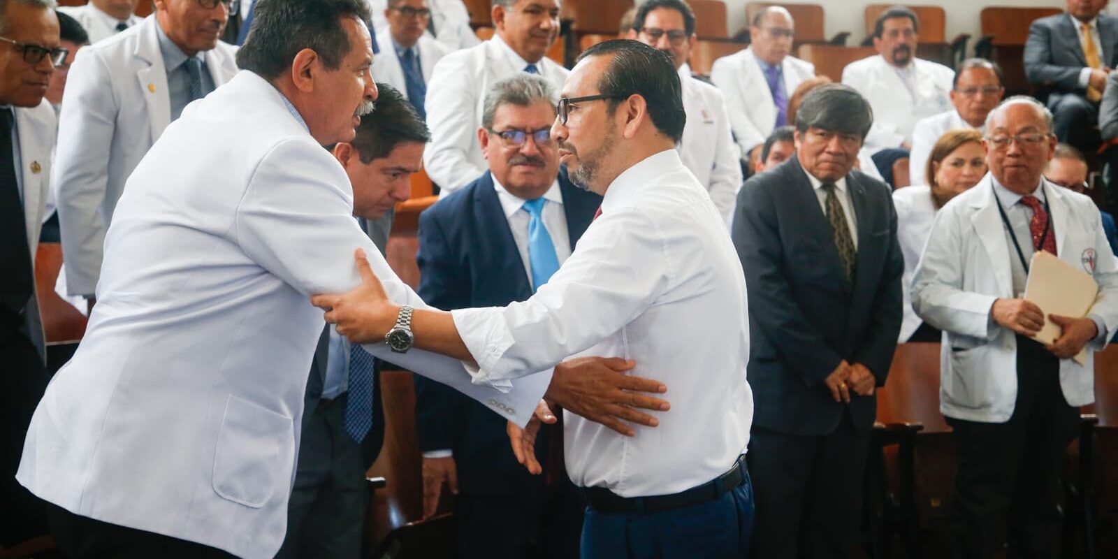 Luis Dyer ministro de Salud