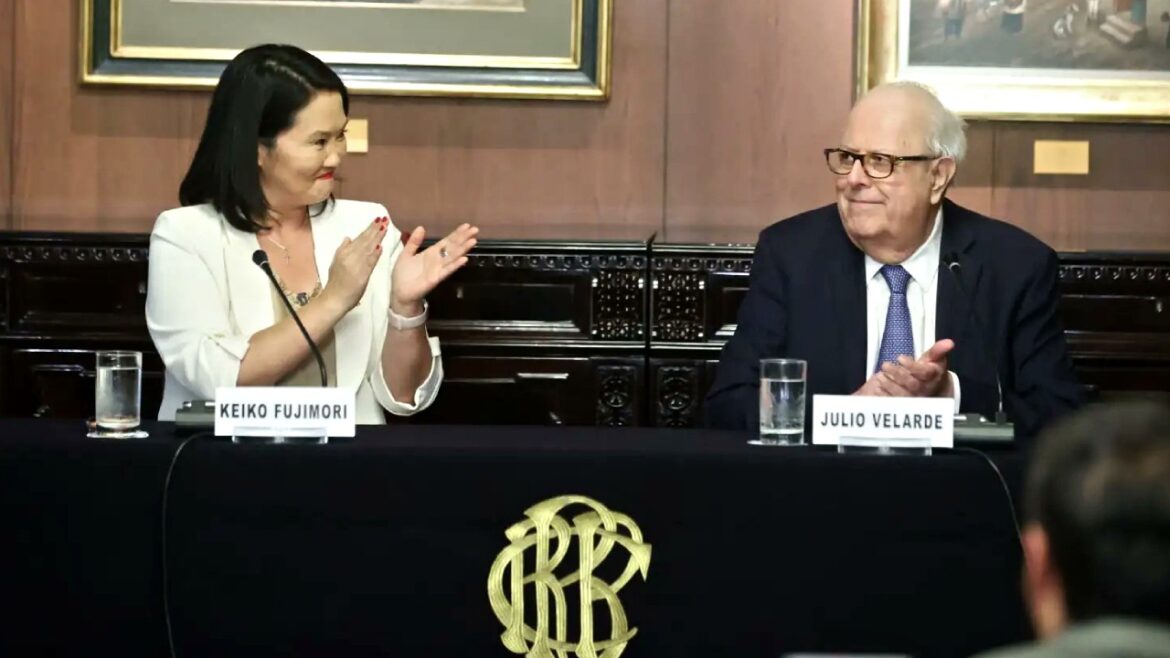 Julio Velarde confirmó que permanecerá en la Presidencia del BCRP. Foto: Andina