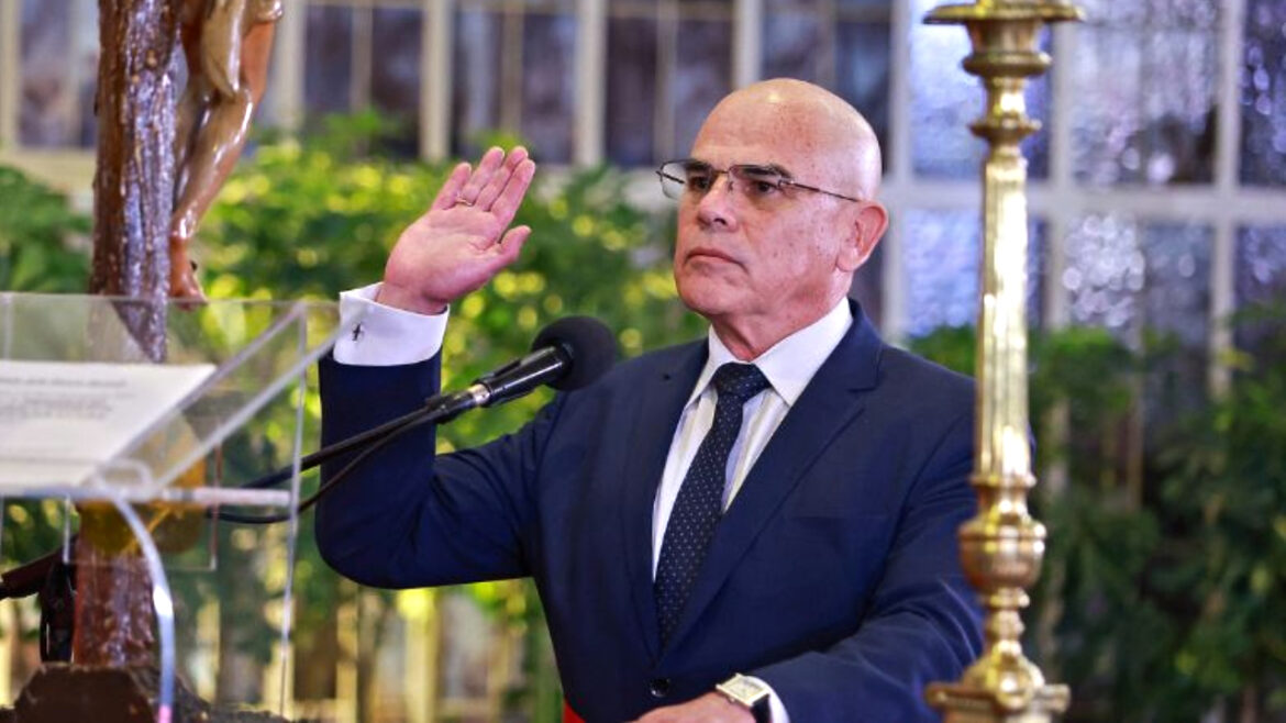 Ernesto Álvarez, actual ministro de Justicia, fue titular de la PCM en el Gobierno de José Jerí. Foto: Presidencia