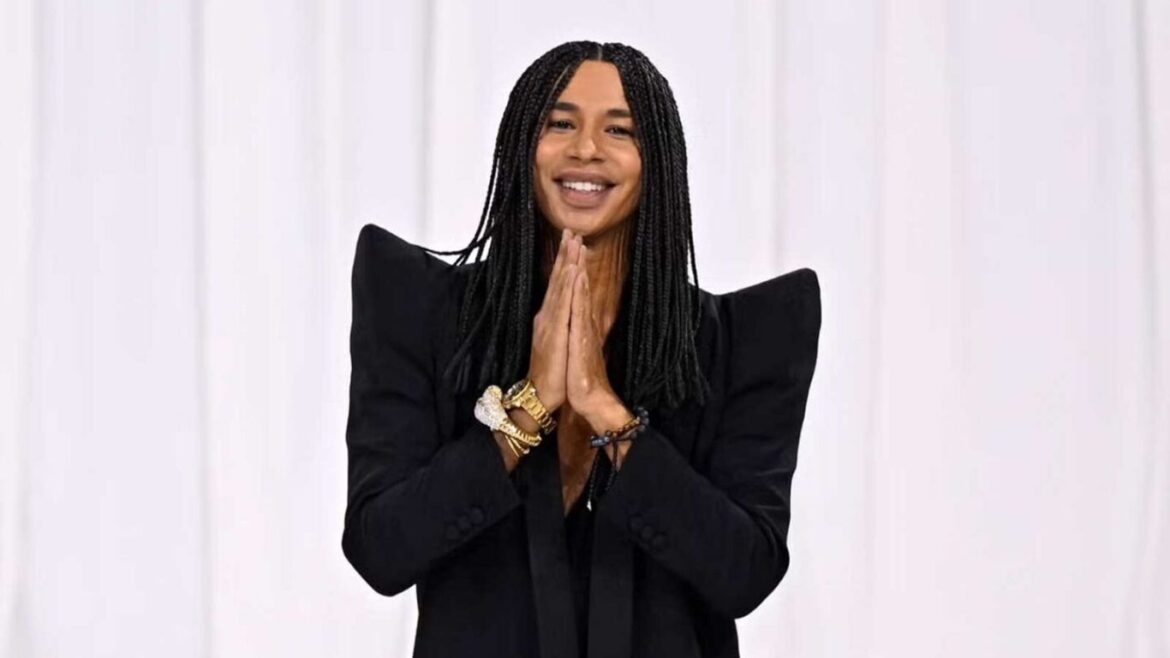 Olivier Rousteing, nuevo director creativo de Rabanne, durante una aparición en un evento de moda.
