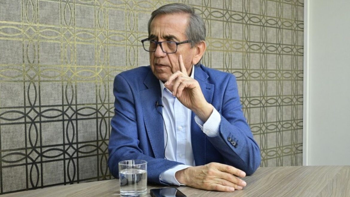 Exjefe de gabinete sostiene que nuevo equipo ministerial no debería estar integrado por cuotas políticas.