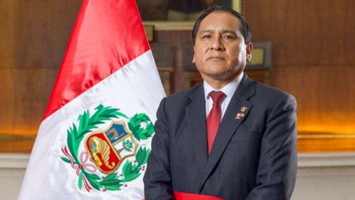 Congresista Flavio Cruz juramenta como nuevo ministro de Trabajo y Producción del Empleo.