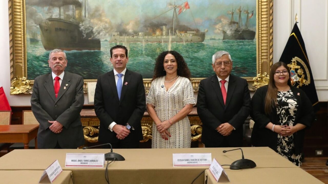 Junta preparatoria del Congreso 2026-2031 sin la presencia de Muñante.