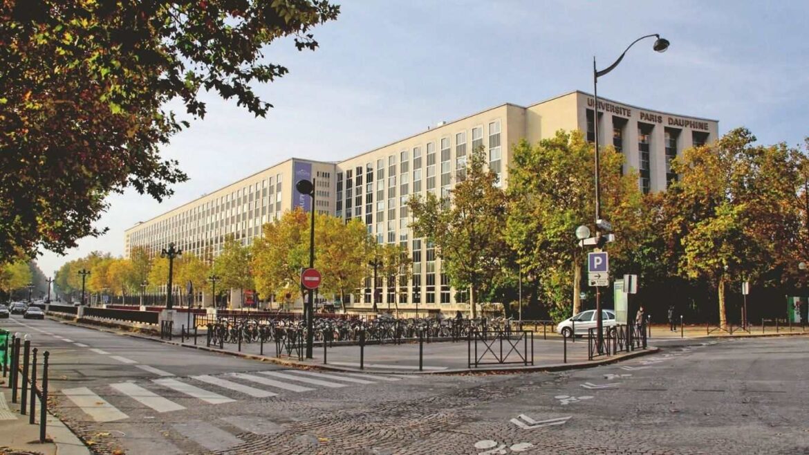 Fundada en el siglo XII, La Sorbona de París es el epicentro de las letras, las ciencias y las humanidades en Francia.