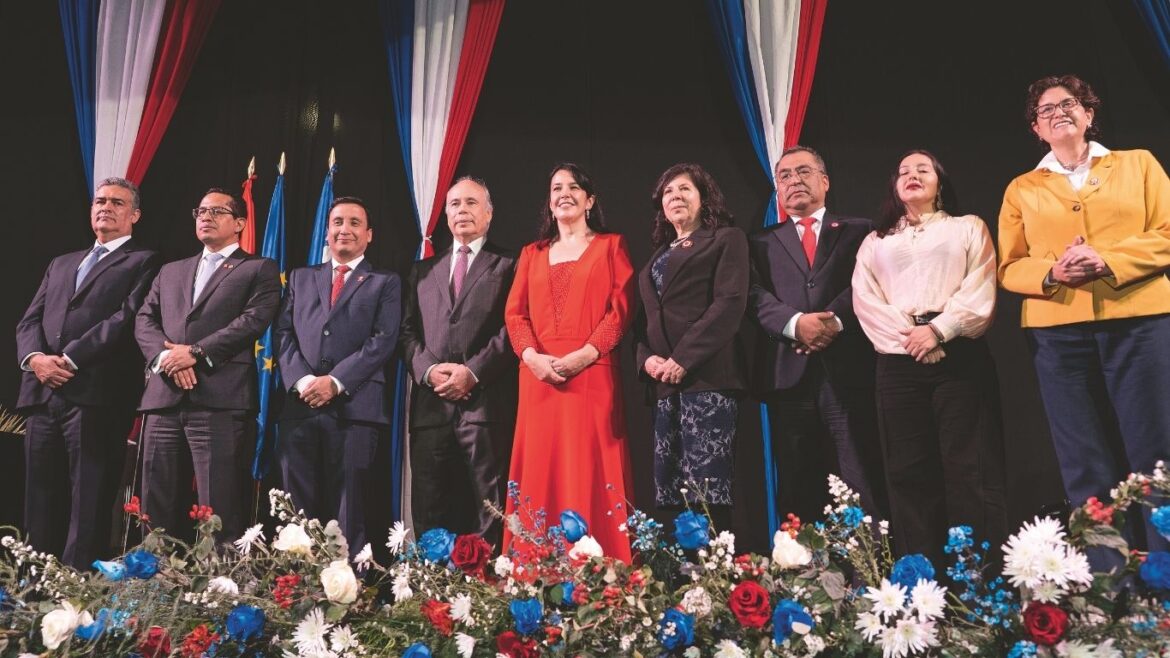 La embajadora Nathalie Kennedy fue la anfitriona perfecta de una noche mágica que rindió homenaje a la larga y estrecha relación bilateral entre Francia y el Perú. Foto: Renato Pajuelo/Caretas
