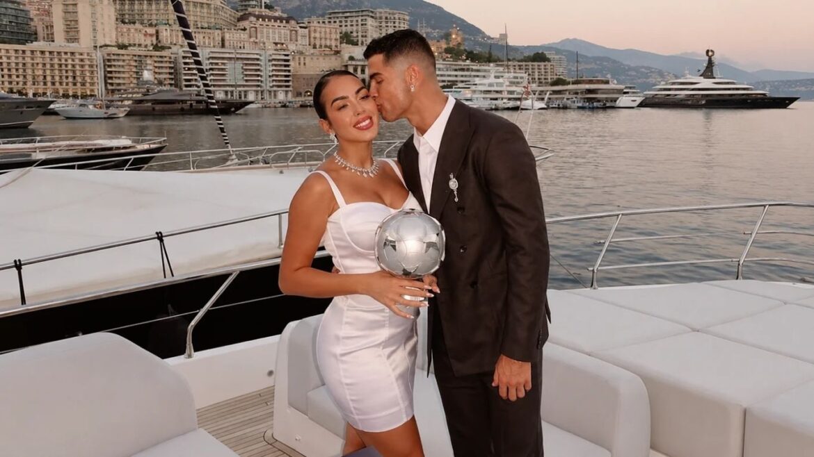 Cristiano Ronaldo y Georgina Rodríguez durante sus vacaciones en Mallorca, donde surgieron rumores sobre un posible matrimonio.