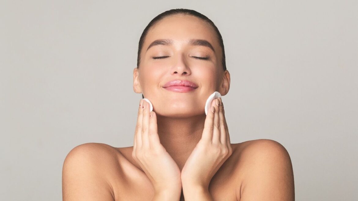 Productos de fresh skincare elaborados con formulaciones frescas, presentados como parte de una tendencia que impulsa nuevos modelos de producción en la industria cosmética.