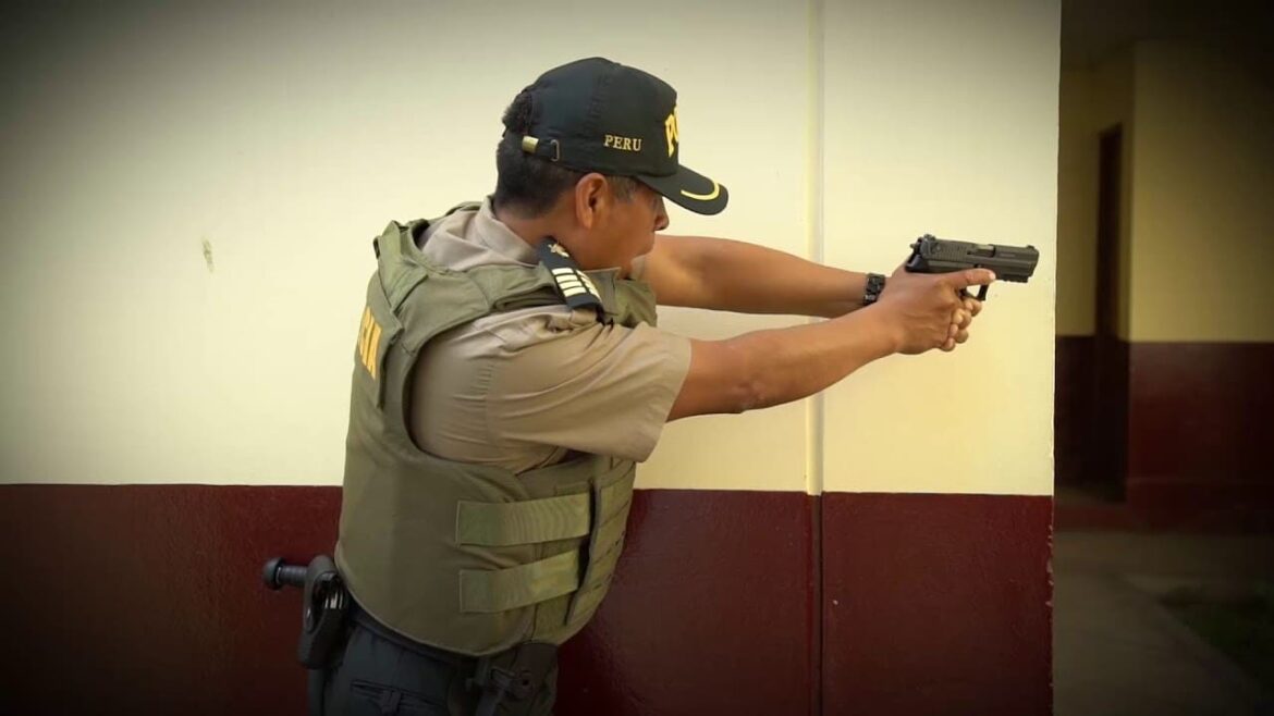 Efectivo policial fue detenido tras realizar intervención y acabar con la vida de un menor.