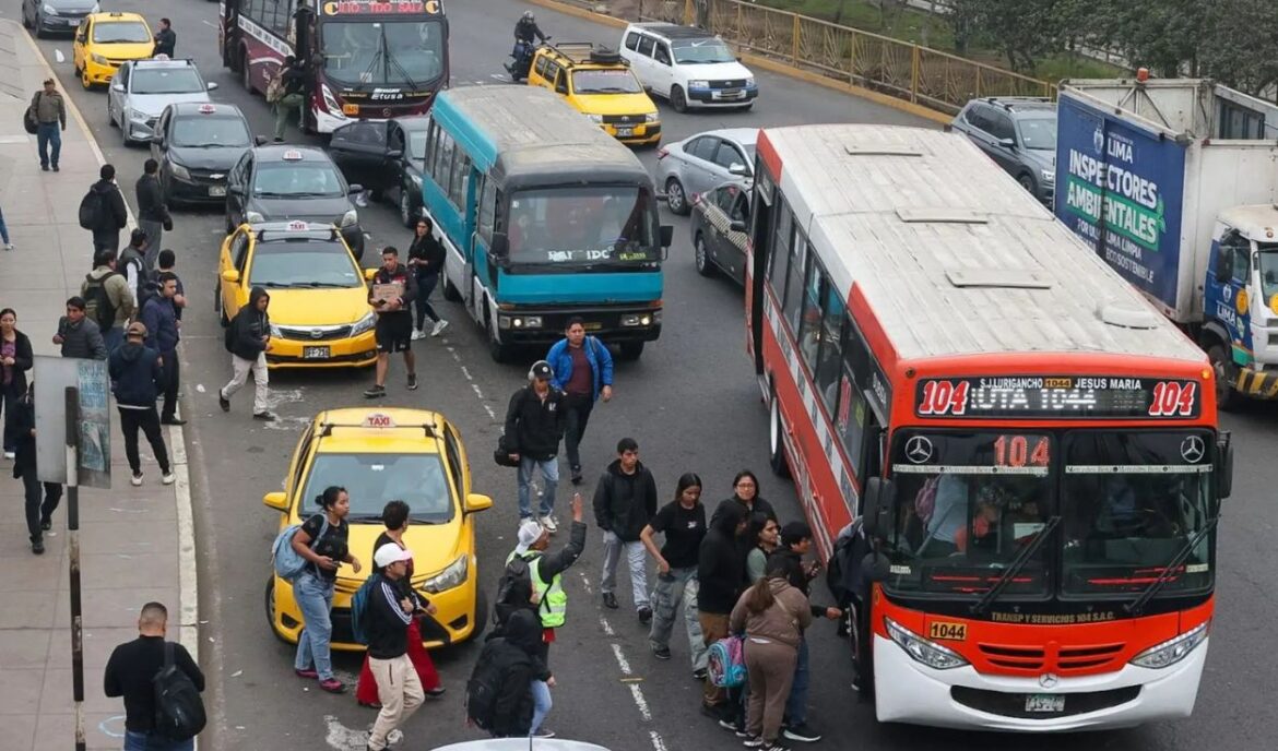 El paro de transportistas se desarrollaría este martes. Foto: Andina