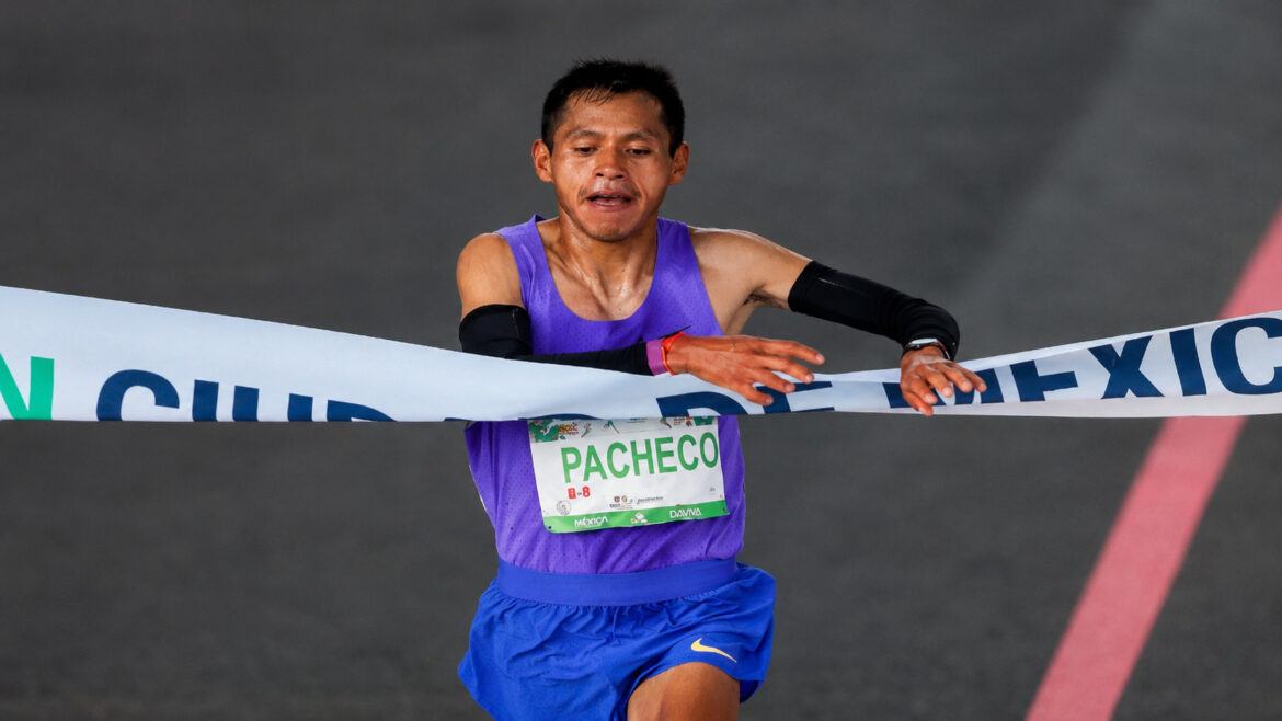 Cristhian Pacheco ganó la exigente Maratón de Ciudad de México. (Foto: Atletismosudamericano)