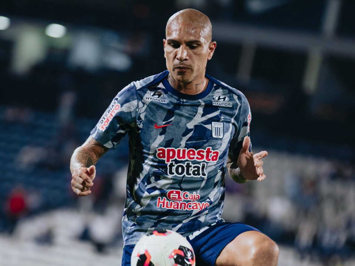 Paolo Guerrero fue consultado por su sequía goleadora tras el triunfo de Alianza Lima. (Foto: Alianza Lima)