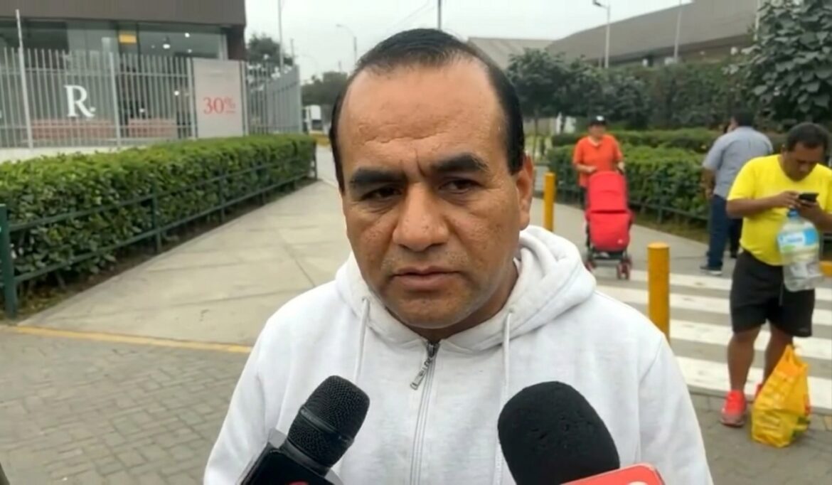 César Sánchez Chavesta reaparece en público tras declarar ante las autoridades por la denuncia de Naldy Saldaña.