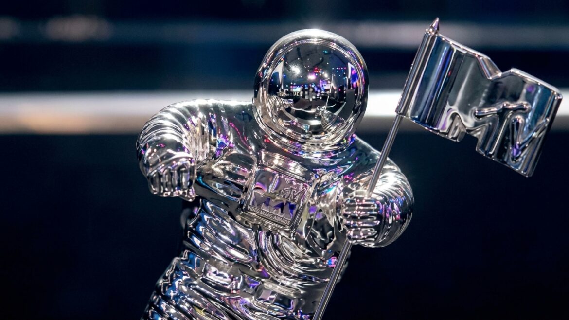 Estatuilla de los MTV Video Music Awards, ceremonia que eliminó la categoría Best Rock en 2026.
