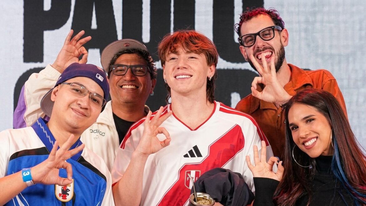 Paulo Londra durante su regreso a Lima, donde ofrecerá un concierto en el Estadio Nacional.