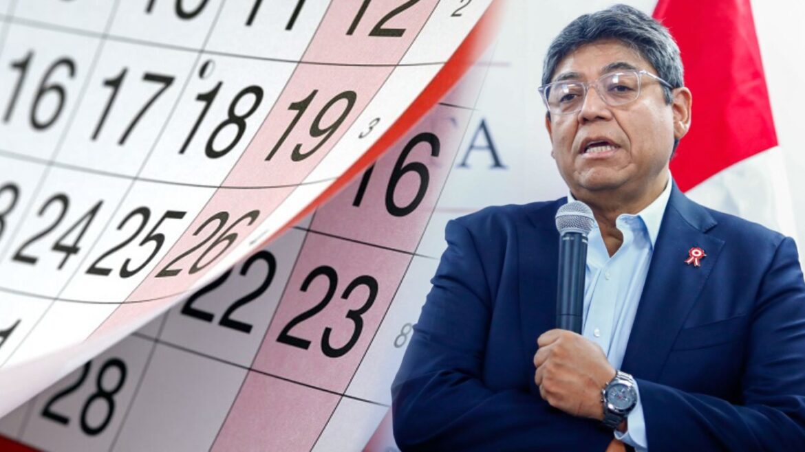 Elmer Cuba anunció propuesta para reestructuración de feriados en Perú. Foto: composición Caretas/Andina