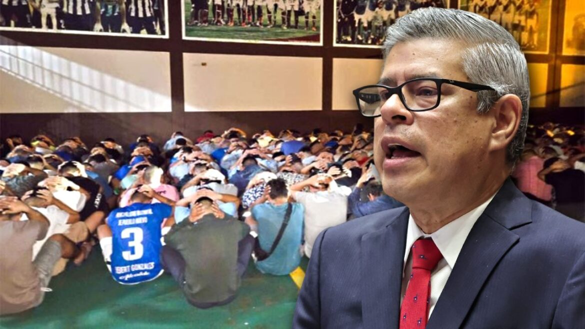Luis Galarreta expuso plan del Gobierno de Keiko Fujimori ante la Cámara de Diputados. Foto: composición Caretas/El Peruano/PCM