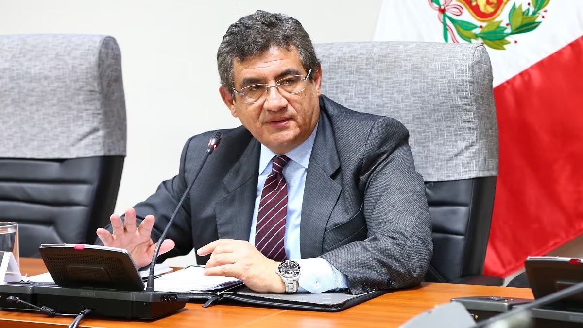 Juan Sheput impulsa la formalidad laboral juvenil y el incremento del sueldo mínimo a S/ 1,300