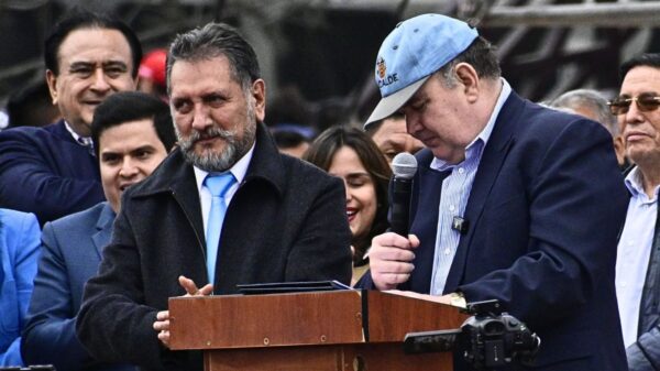 Rafael López Aliaga evitó dar detalles sobre la renuncia de Luis Rubio a la carrera electoral. Foto: Jesús Maza/Caretas