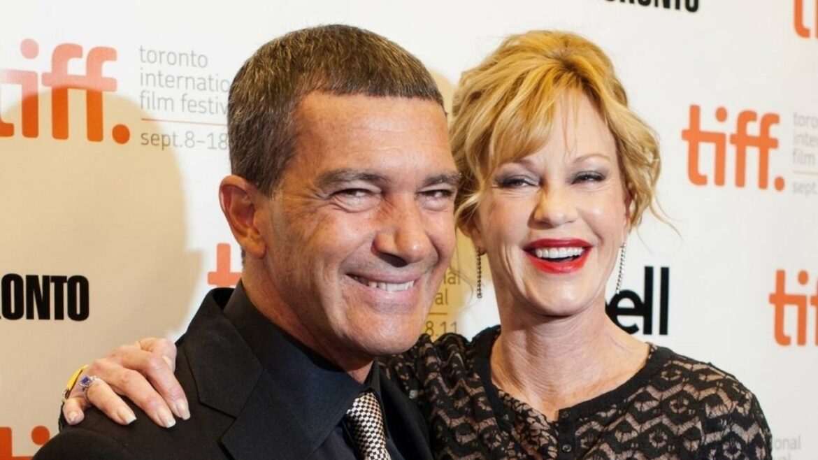 Antonio Banderas y Melanie Griffith durante una aparición pública tras mantener una relación cordial después de su divorcio.
