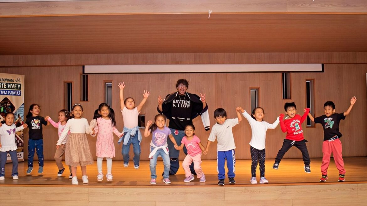 Jean Franco Vértiz, recordado como Potter en Al Fondo Hay Sitio, durante una actividad relacionada con el teatro.