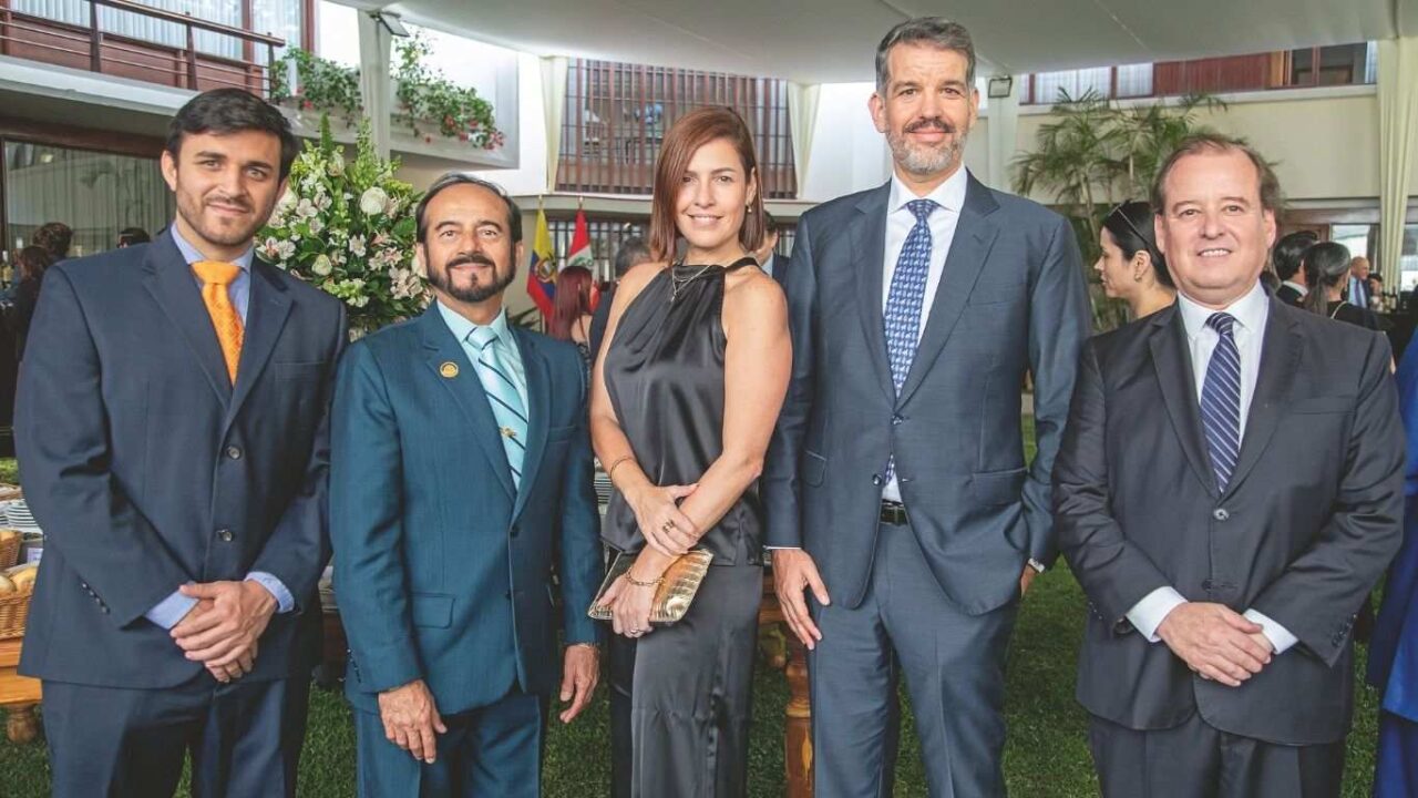 Adolfo Prieto, José Villacorta, Pamela Moreno, Juan Ostoja y Carlos Schaaf.