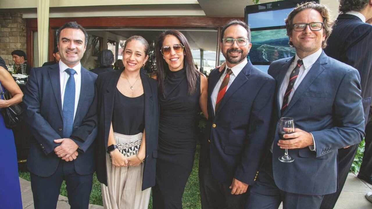 Galo Yépez, María Pía Carrillo, Milenka Carrillo, Santiago de los Ríos y Diego Rosselló.
