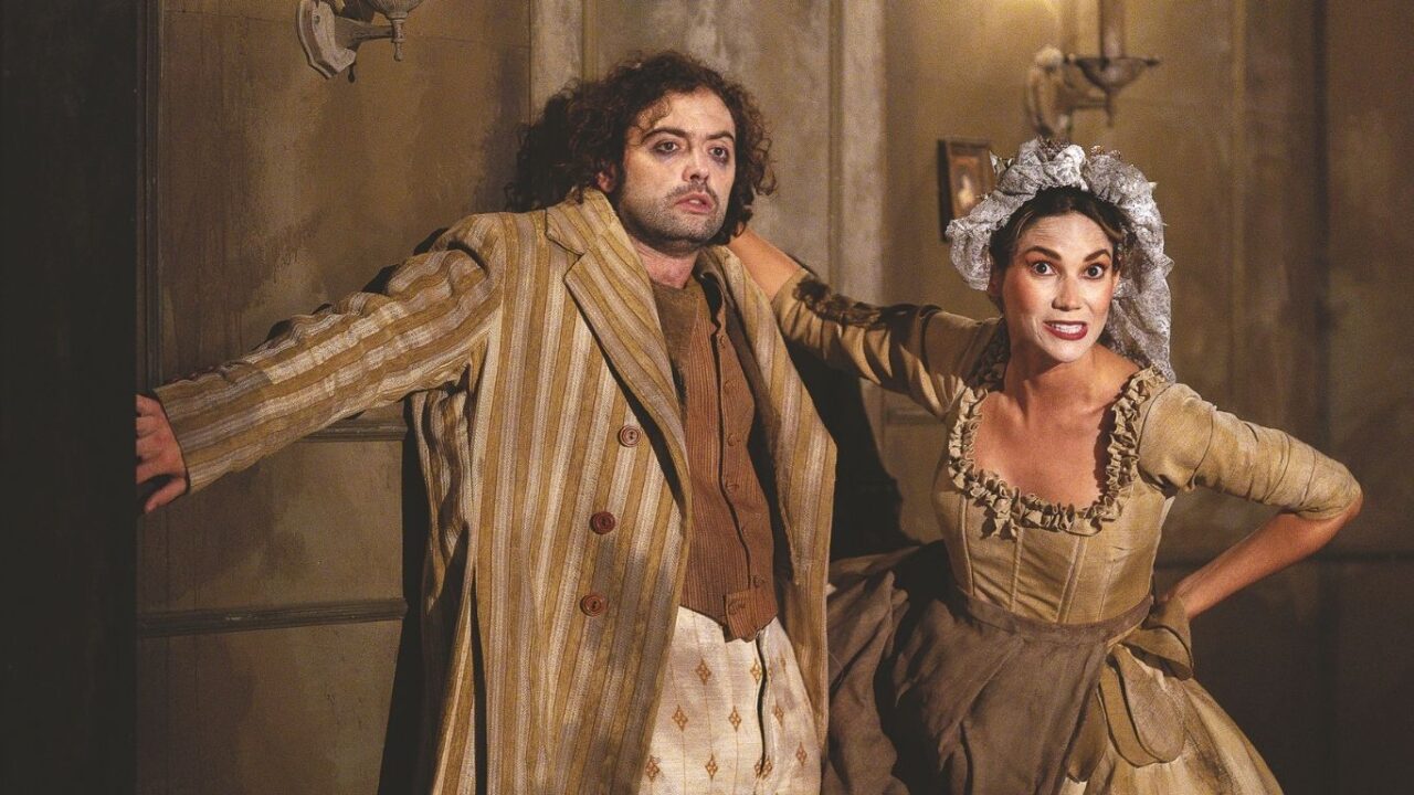 Fernando Luque como Fígaro y María Grazia Gamarra como Susana.