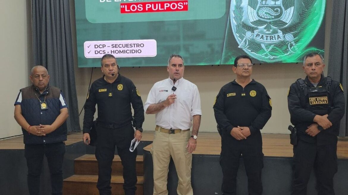 Óscar Arriola no confirmó si hubo un pago por el rescate de Jenss Lara. Foto: Mininter