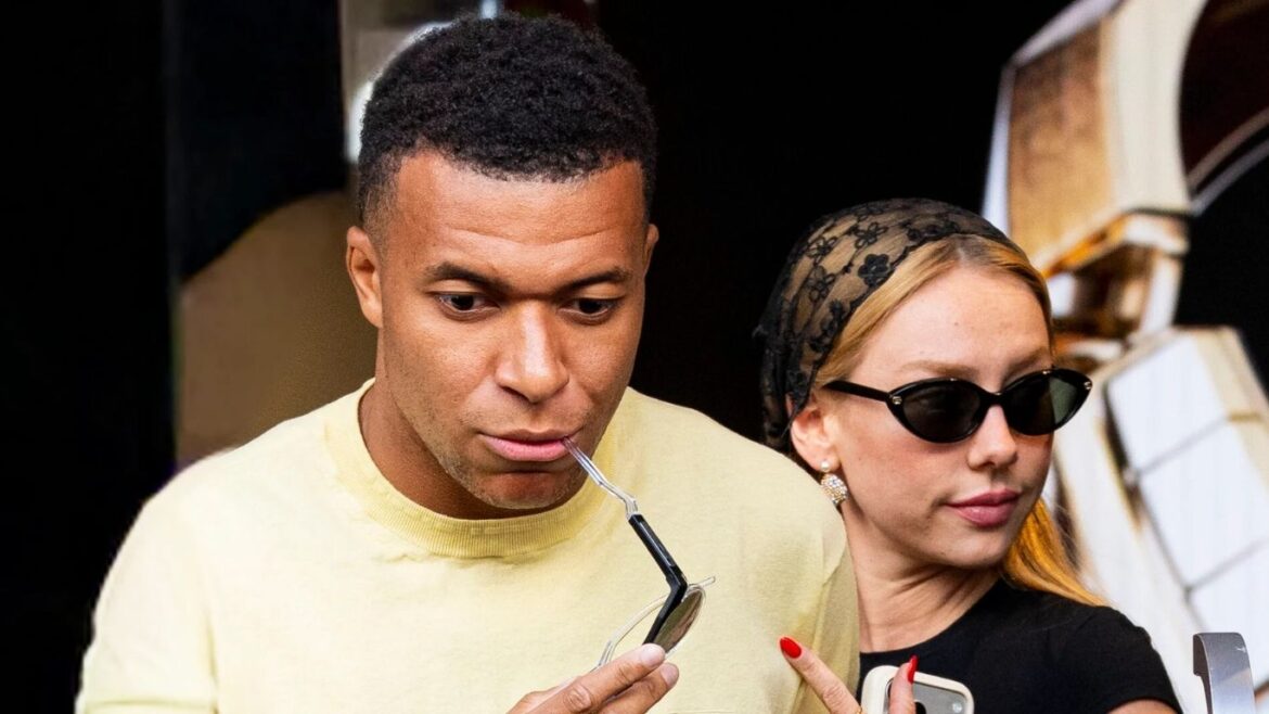 Ester Expósito, actriz española conocida por Élite, quien respondió a los rumores sobre su vida personal y su relación con Kylian Mbappé.