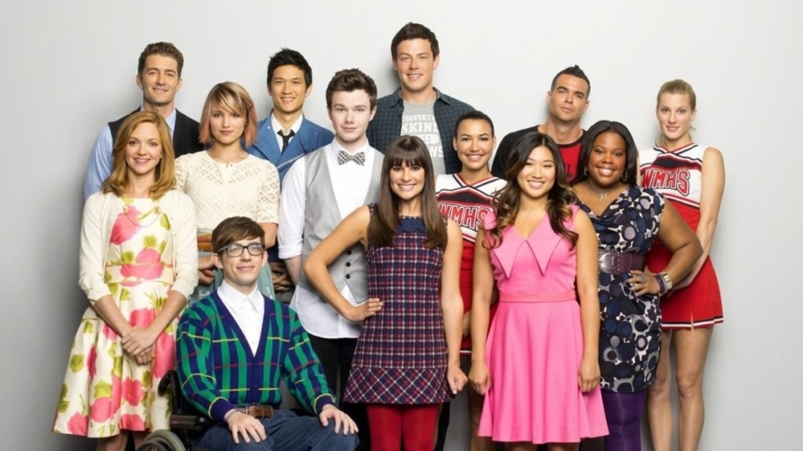 Ryan Murphy evalúa un posible regreso de Glee ante el creciente interés de nuevas generaciones por la serie musical.