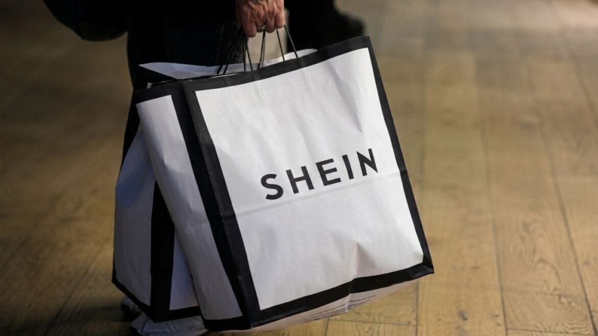 Tienda y productos de Shein, empresa china de moda rápida que prepara su debut en la Bolsa de Hong Kong.