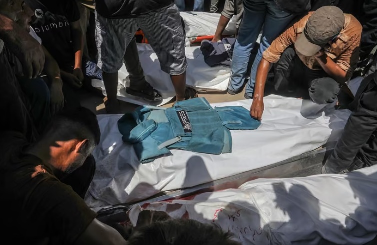Reuters y AP piden explicaciones