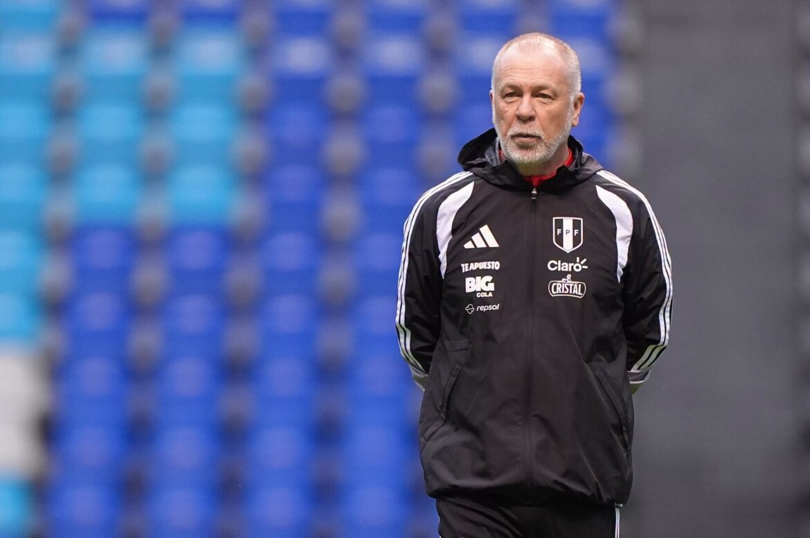 Mano Menezes anunciará la lista de convocados de la selección peruana este jueves 17 de septiembre. (Foto: Selección Peruana - FPF)