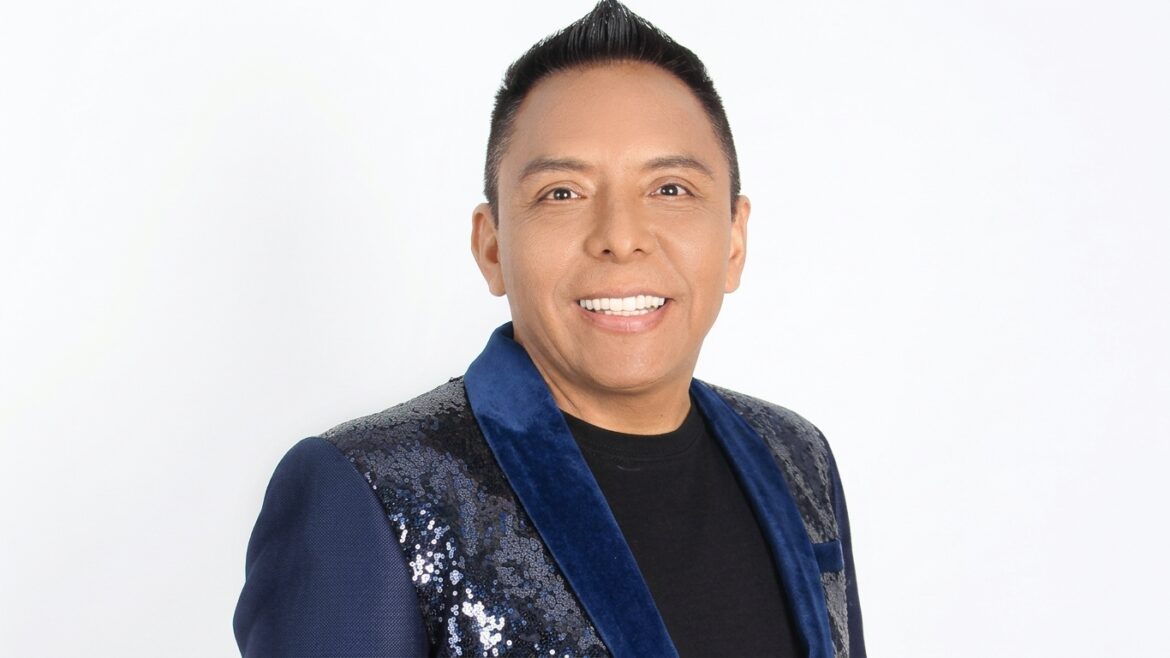 Edwin Sierra durante el anuncio de su regreso a la televisión con ‘El Show de Edwin’.