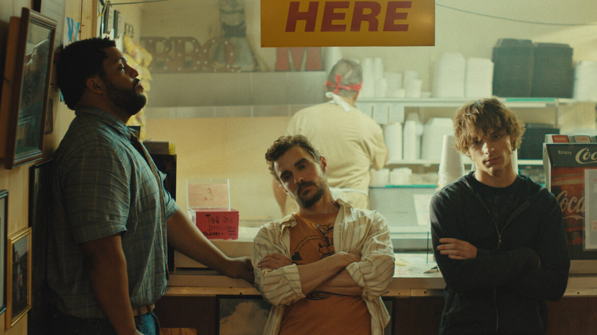 Dave Franco, O’Shea Jackson Jr. y Mason Thames en una escena de la película “Idiotas”.