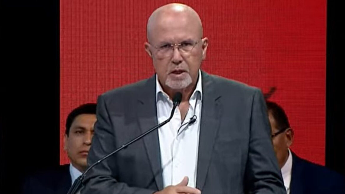 Carlos Bruce es candidato a la alcaldía de Lima por Somos Perú. Foto: JNE